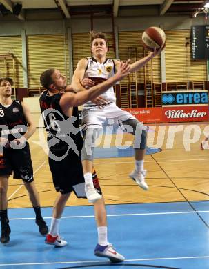 Basketball 2. Bundesliga. Grunddurchgang. 12. Runde. Woerthersee Piraten gegen Mattersburg Rocks. Lukas Simoner, (Piraten), Corey Hallett  (Mattersburg). Klagenfurt, am 9.12.2017.
Foto: Kuess
---
pressefotos, pressefotografie, kuess, qs, qspictures, sport, bild, bilder, bilddatenbank