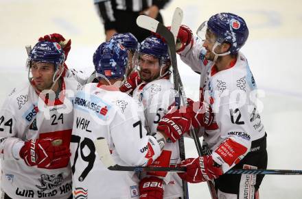 EBEL. Eishockey Bundesliga. EC VSV gegen HC TWK Innsbruck. Torjubel Andrew Clark, Mitch Wahl, Florian PedevillaAndrew Michael Yogan (Innsbruck). Villach, am 3.12.2017.
Foto: Kuess 


---
pressefotos, pressefotografie, kuess, qs, qspictures, sport, bild, bilder, bilddatenbank