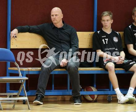 Basketball 2. Bundesliga. Grunddurchgang. 12. Runde. Woerthersee Piraten gegen Mattersburg Rocks.  Trainer Mike Coffin, Christian Josef Lehrner (Mattersburg). Klagenfurt, am 9.12.2017.
Foto: Kuess
---
pressefotos, pressefotografie, kuess, qs, qspictures, sport, bild, bilder, bilddatenbank