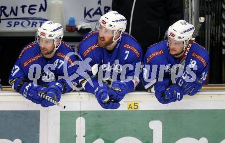 EBEL. Eishockey Bundesliga. EC VSV gegen HC TWK Innsbruck. Ryan Glenn, Dave Shields, Stefan Bacher (VSV). Villach, am 3.12.2017.
Foto: Kuess 


---
pressefotos, pressefotografie, kuess, qs, qspictures, sport, bild, bilder, bilddatenbank