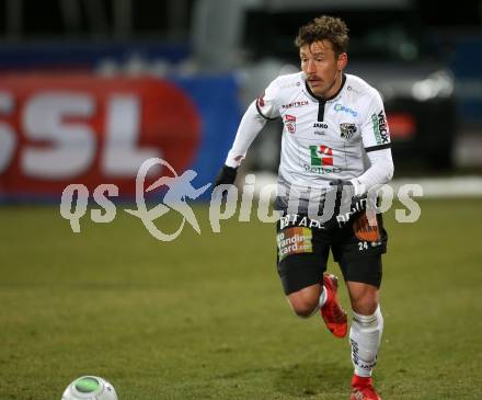 Fussball Tipico Bundesliga. RZ Pellets WAC gegen  FC Red Bull Salzburg. Christopher Wernitznig (WAC). Wolfsberg, am 10.12.2017.
Foto: Kuess

---
pressefotos, pressefotografie, kuess, qs, qspictures, sport, bild, bilder, bilddatenbank