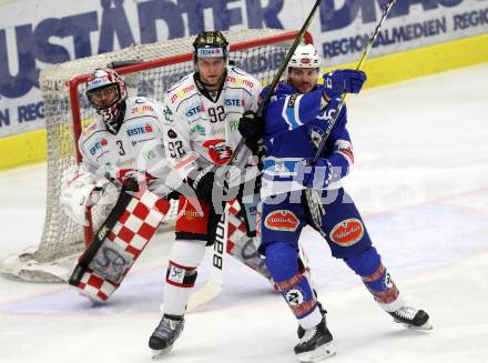 EBEL. Eishockey Bundesliga. EC VSV gegen HC Orli Znojmo. Benjamin Petrik,  (VSV), Tomas Pastor, Marek Schwarz (Znojmo). Villach, am 10.12.2017.
Foto: Kuess 


---
pressefotos, pressefotografie, kuess, qs, qspictures, sport, bild, bilder, bilddatenbank