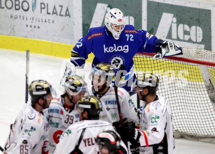 EBEL. Eishockey Bundesliga. EC VSV gegen HC Orli Znojmo. Lukas Herzog (VSV), Torjubel (Znojmo). Villach, am 10.12.2017.
Foto: Kuess 


---
pressefotos, pressefotografie, kuess, qs, qspictures, sport, bild, bilder, bilddatenbank