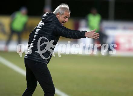 Fussball Tipico Bundesliga. RZ Pellets WAC gegen  FC Red Bull Salzburg. Trainer Heimo Pfeifenberger (WAC). Wolfsberg, am 10.12.2017.
Foto: Kuess

---
pressefotos, pressefotografie, kuess, qs, qspictures, sport, bild, bilder, bilddatenbank