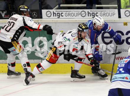 EBEL. Eishockey Bundesliga. EC VSV gegen HC Orli Znojmo. Markus Schlacher,  (VSV), Dominik Tejnor (Znojmo). Villach, am 10.12.2017.
Foto: Kuess 


---
pressefotos, pressefotografie, kuess, qs, qspictures, sport, bild, bilder, bilddatenbank