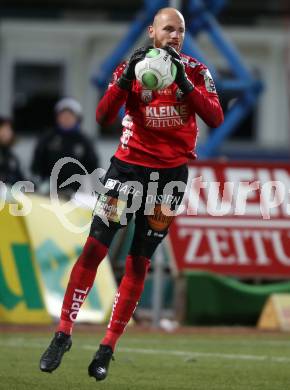 Fussball Tipico Bundesliga. RZ Pellets WAC gegen  FC Red Bull Salzburg. Alexander Kofler (WAC). Wolfsberg, am 10.12.2017.
Foto: Kuess

---
pressefotos, pressefotografie, kuess, qs, qspictures, sport, bild, bilder, bilddatenbank