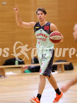 Basketball 2. Bundesliga. Grunddurchgang. 12. Runde. Raiders Villach gegen Dornbirn Lions. Simon Finzgar (Villach). Villach, am 10.12.2017.
Foto: Kuess
---
pressefotos, pressefotografie, kuess, qs, qspictures, sport, bild, bilder, bilddatenbank