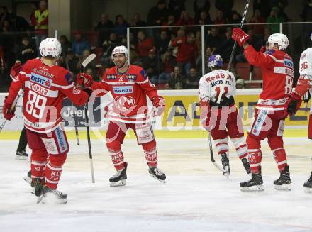 EBEL. Eishockey Bundesliga. KAC gegen 	EC Red Bull Salzburg. Torjubel Martin Schumnig, Marco Richter, Marco Brucker (KAC). Klagenfurt, am 15.12.2017.
Foto: Kuess

---
pressefotos, pressefotografie, kuess, qs, qspictures, sport, bild, bilder, bilddatenbank