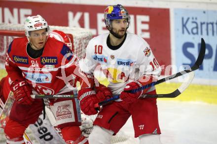 EBEL. Eishockey Bundesliga. KAC gegen 	EC Red Bull Salzburg. Ramon Schnetzer, (KAC), Raphael Herburger (Salzburg). Klagenfurt, am 15.12.2017.
Foto: Kuess

---
pressefotos, pressefotografie, kuess, qs, qspictures, sport, bild, bilder, bilddatenbank