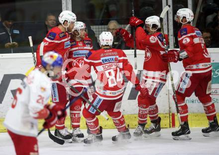 EBEL. Eishockey Bundesliga. KAC gegen 	EC Red Bull Salzburg. Torjubel Johannes Bischofberger, Thomas Hundertpfund, Ramon Schnetzer, Manuel Ganahl, David Joseph Fischer (KAC). Klagenfurt, am 15.12.2017.
Foto: Kuess

---
pressefotos, pressefotografie, kuess, qs, qspictures, sport, bild, bilder, bilddatenbank