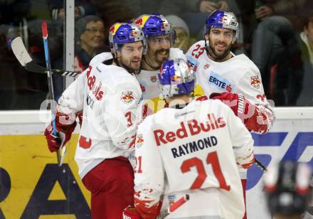 EBEL. Eishockey Bundesliga. KAC gegen 	EC Red Bull Salzburg.  Torjubel Peter Mueller, Brant Harris, Martin Stajnoch, Bobby Raymond (Salzburg). Klagenfurt, am 15.12.2017.
Foto: Kuess

---
pressefotos, pressefotografie, kuess, qs, qspictures, sport, bild, bilder, bilddatenbank