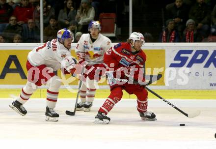 EBEL. Eishockey Bundesliga. KAC gegen 	EC Red Bull Salzburg. Johannes Bischofberger,  (KAC), Matthew Generous (Salzburg). Klagenfurt, am 15.12.2017.
Foto: Kuess

---
pressefotos, pressefotografie, kuess, qs, qspictures, sport, bild, bilder, bilddatenbank