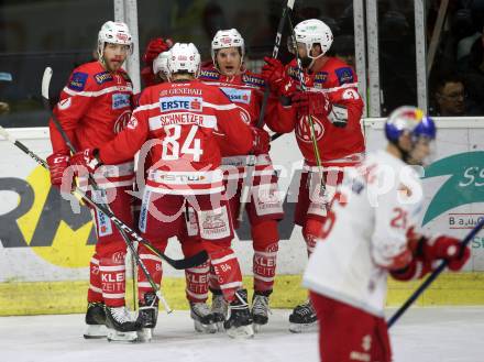 EBEL. Eishockey Bundesliga. KAC gegen 	EC Red Bull Salzburg. Torjubel Johannes Bischofberger, Thomas Hundertpfund, Ramon Schnetzer, Manuel Ganahl, David Joseph Fischer (KAC). Klagenfurt, am 15.12.2017.
Foto: Kuess

---
pressefotos, pressefotografie, kuess, qs, qspictures, sport, bild, bilder, bilddatenbank
