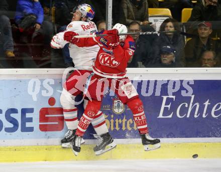 EBEL. Eishockey Bundesliga. KAC gegen 	EC Red Bull Salzburg. Marco Richter,  (KAC), Matthew Generous (Salzburg). Klagenfurt, am 15.12.2017.
Foto: Kuess

---
pressefotos, pressefotografie, kuess, qs, qspictures, sport, bild, bilder, bilddatenbank