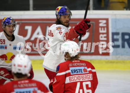 EBEL. Eishockey Bundesliga. KAC gegen 	EC Red Bull Salzburg. Torjubel Thomas Raffl (Salzburg). Klagenfurt, am 15.12.2017.
Foto: Kuess

---
pressefotos, pressefotografie, kuess, qs, qspictures, sport, bild, bilder, bilddatenbank