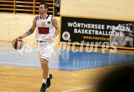 Basketball 2. Bundesliga. Grunddurchgang. 13. Runde. Woerthersee Piraten gegen KOS Celovec. Jan-Arne Apschner (Piraten). Klagenfurt, am 16.12.2017.
Foto: Kuess
---
pressefotos, pressefotografie, kuess, qs, qspictures, sport, bild, bilder, bilddatenbank