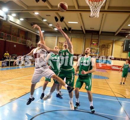 Basketball 2. Bundesliga. Grunddurchgang. 13. Runde. Woerthersee Piraten gegen KOS Celovec. Jan-Arne Apschner (Piraten), Ziga Erculj, Jakob Strazar (KOS). Klagenfurt, am 16.12.2017.
Foto: Kuess
---
pressefotos, pressefotografie, kuess, qs, qspictures, sport, bild, bilder, bilddatenbank