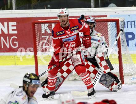 EBEL. Eishockey Bundesliga. KAC gegen  HC Orli Znojmo. Jonathan Rheault,  (KAC), Marek Schwarz (Znojmo). Klagenfurt, am 17.12.2017.
Foto: Kuess

---
pressefotos, pressefotografie, kuess, qs, qspictures, sport, bild, bilder, bilddatenbank