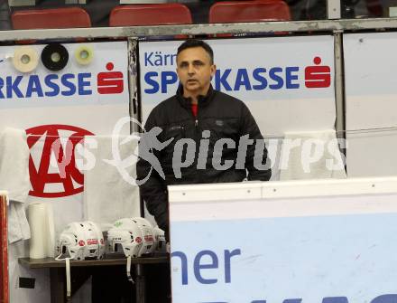EBEL. Eishockey Bundesliga. KAC gegen  HC Orli Znojmo. Harald Wagner, Physiotherapeut (KAC). Klagenfurt, am 17.12.2017.
Foto: Kuess

---
pressefotos, pressefotografie, kuess, qs, qspictures, sport, bild, bilder, bilddatenbank