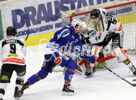 EBEL. Eishockey Bundesliga. EC VSV gegen Dornbirn Bulldogs. Miha Verlic,  (VSV), Raphael Wolf, Juha Rinne (Dornbirn). Villach, am 20.12.2017.
Foto: Kuess 


---
pressefotos, pressefotografie, kuess, qs, qspictures, sport, bild, bilder, bilddatenbank