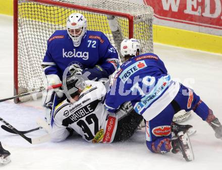 EBEL. Eishockey Bundesliga. EC VSV gegen Dornbirn Bulldogs. Lukas Herzog, Maxa Felix,  (VSV), Stefan Haeussle (Dornbirn). Villach, am 20.12.2017.
Foto: Kuess 


---
pressefotos, pressefotografie, kuess, qs, qspictures, sport, bild, bilder, bilddatenbank