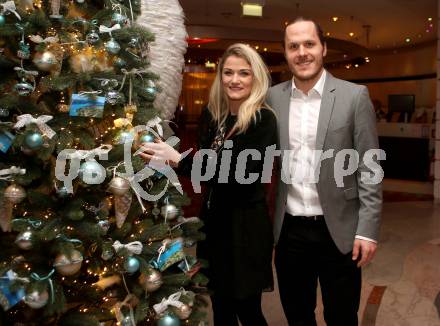 Sportgala. Nacht des Sports. Ehrung Sportler des Jahres.  Manuel Geier Freundin Miriam. Velden, 20.12.2017.
Foto: Kuess 
---
pressefotos, pressefotografie, kuess, qs, qspictures, sport, bild, bilder, bilddatenbank