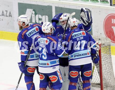 EBEL. Eishockey Bundesliga. EC VSV gegen Dornbirn Bulldogs. Jubel Lukas Herzog, Dave Shields, Patrick Platzer, Ryan Glenn (VSV). Villach, am 20.12.2017.
Foto: Kuess 


---
pressefotos, pressefotografie, kuess, qs, qspictures, sport, bild, bilder, bilddatenbank