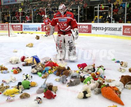 EBEL. Eishockey Bundesliga. KAC gegen  Vienna Capitals. Teddybeartoss, David Madlehner (KAC). Klagenfurt, am 22.12.2017.
Foto: Kuess

---
pressefotos, pressefotografie, kuess, qs, qspictures, sport, bild, bilder, bilddatenbank