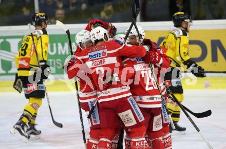EBEL. Eishockey Bundesliga. KAC gegen  Vienna Capitals. Torjubel Martin Schumnig, Stefan Geier, Thomas Koch, Jamie Lundmark, Davis Joseph Fischer (KAC). Klagenfurt, am 22.12.2017.
Foto: Kuess

---
pressefotos, pressefotografie, kuess, qs, qspictures, sport, bild, bilder, bilddatenbank
