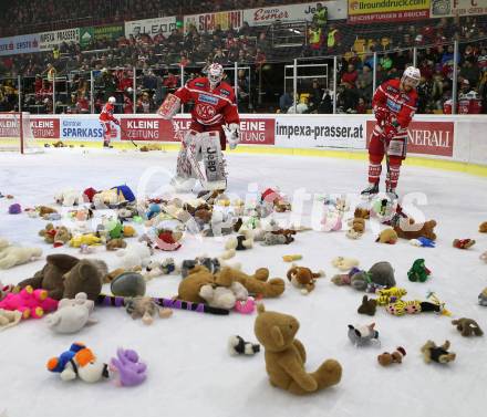 EBEL. Eishockey Bundesliga. KAC gegen  Vienna Capitals. Teddybeartoss, David Madlehner, Stefan Geier (KAC). Klagenfurt, am 22.12.2017.
Foto: Kuess

---
pressefotos, pressefotografie, kuess, qs, qspictures, sport, bild, bilder, bilddatenbank