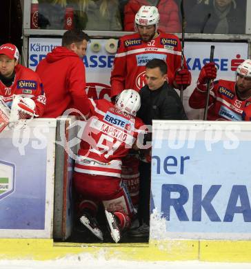 EBEL. Eishockey Bundesliga. KAC gegen  Vienna Capitals. Kevin Kapstad, verletzt (KAC). Klagenfurt, am 22.12.2017.
Foto: Kuess

---
pressefotos, pressefotografie, kuess, qs, qspictures, sport, bild, bilder, bilddatenbank