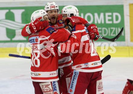 EBEL. Eishockey Bundesliga. KAC gegen  Vienna Capitals. Torjubel Martin Schumnig, Stefan Geier, Thomas Koch (KAC). Klagenfurt, am 22.12.2017.
Foto: Kuess

---
pressefotos, pressefotografie, kuess, qs, qspictures, sport, bild, bilder, bilddatenbank