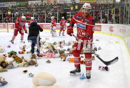 EBEL. Eishockey Bundesliga. KAC gegen  Vienna Capitals. Teddybeartoss, Stefan Geier (KAC). Klagenfurt, am 22.12.2017.
Foto: Kuess

---
pressefotos, pressefotografie, kuess, qs, qspictures, sport, bild, bilder, bilddatenbank