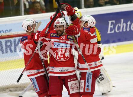 EBEL. Eishockey Bundesliga. KAC gegen  Vienna Capitals. Torjubel Martin Schumnig, Stefan Geier, (KAC). Klagenfurt, am 22.12.2017.
Foto: Kuess

---
pressefotos, pressefotografie, kuess, qs, qspictures, sport, bild, bilder, bilddatenbank