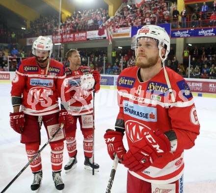 EBEL. Eishockey Bundesliga. KAC gegen  Vienna Capitals. David Joseph Fischer, Jamie Lundmark, Manuel Geier (KAC). Klagenfurt, am 22.12.2017.
Foto: Kuess

---
pressefotos, pressefotografie, kuess, qs, qspictures, sport, bild, bilder, bilddatenbank