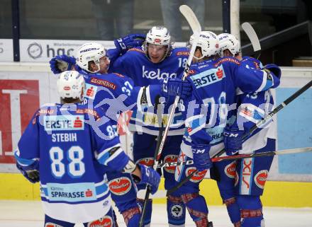 EBEL. Eishockey Bundesliga. EC VSV gegen KHL Medvescak Zagreb. Torjubel Valentin Leiler, Markus Schlacher, Felix Maxa, Christof Kromp, Miha Stebih (VSV). Villach, am 26.12.2017.
Foto: Kuess 


---
pressefotos, pressefotografie, kuess, qs, qspictures, sport, bild, bilder, bilddatenbank