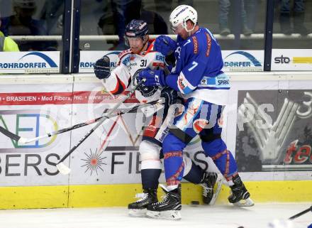 EBEL. Eishockey Bundesliga. EC VSV gegen KHL Medvescak Zagreb. Dave Shields, (VSV), Jozef Balej (Zagreb). Villach, am 26.12.2017.
Foto: Kuess 


---
pressefotos, pressefotografie, kuess, qs, qspictures, sport, bild, bilder, bilddatenbank