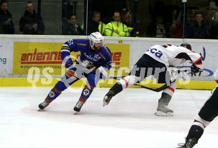 EBEL. Eishockey Bundesliga. EC VSV gegen KHL Medvescak Zagreb. Andrew Sarauer, (VSV), Adam Deutsch  (Zagreb). Villach, am 26.12.2017.
Foto: Kuess 


---
pressefotos, pressefotografie, kuess, qs, qspictures, sport, bild, bilder, bilddatenbank