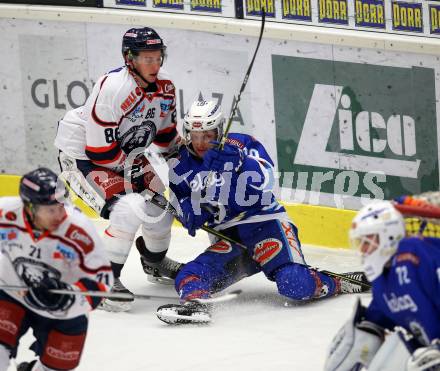 EBEL. Eishockey Bundesliga. EC VSV gegen KHL Medvescak Zagreb. Nico Brunner,  (VSV), Tyler Morley (Zagreb). Villach, am 26.12.2017.
Foto: Kuess 


---
pressefotos, pressefotografie, kuess, qs, qspictures, sport, bild, bilder, bilddatenbank