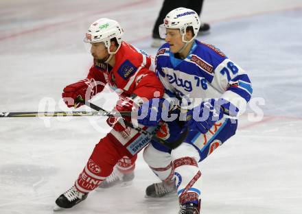 EBEL. Eishockey Bundesliga. KAC gegen  VSV. Mitja Robar,  (KAC), Sam Antonitsch (VSV). Klagenfurt, am 28.12.2017.
Foto: Kuess

---
pressefotos, pressefotografie, kuess, qs, qspictures, sport, bild, bilder, bilddatenbank