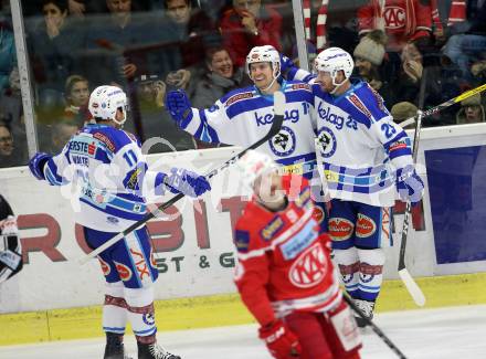 EBEL. Eishockey Bundesliga. KAC gegen VSV. Torjubel Jordan Hickmott, Ben Walter, Markus Schlacher (VSV). Klagenfurt, am 28.12.2017.
Foto: Kuess

---
pressefotos, pressefotografie, kuess, qs, qspictures, sport, bild, bilder, bilddatenbank