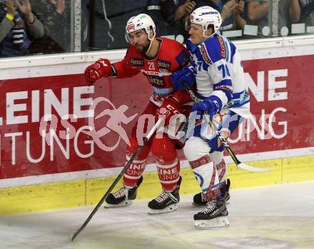 EBEL. Eishockey Bundesliga. KAC gegen  VSV. Martin Schumnig,  (KAC), Sam Antonitsch (VSV). Klagenfurt, am 28.12.2017.
Foto: Kuess

---
pressefotos, pressefotografie, kuess, qs, qspictures, sport, bild, bilder, bilddatenbank