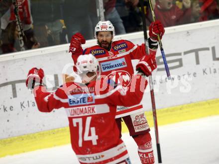 EBEL. Eishockey Bundesliga. KAC gegen VSV. Torjubel Thomas Koch, Jamie Lundmark (KAC). Klagenfurt, am 28.12.2017.
Foto: Kuess

---
pressefotos, pressefotografie, kuess, qs, qspictures, sport, bild, bilder, bilddatenbank