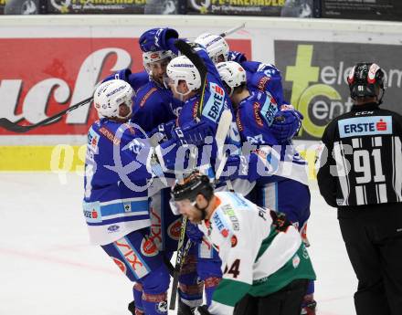 EBEL. Eishockey Bundesliga. EC VSV gegen Moser Medical Graz99ers. Torjubel Andrew Sarauer (VSV). Villach, am 1.1.2018.
Foto: Kuess 


---
pressefotos, pressefotografie, kuess, qs, qspictures, sport, bild, bilder, bilddatenbank