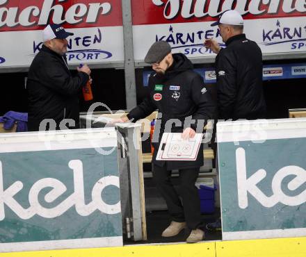 EBEL. Eishockey Bundesliga. EC VSV gegen Moser Medical Graz99ers. Trainer Markus Peintner, (VSV). Villach, am 1.1.2018.
Foto: Kuess 


---
pressefotos, pressefotografie, kuess, qs, qspictures, sport, bild, bilder, bilddatenbank