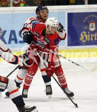 EBEL. Eishockey Bundesliga. KAC gegen KHL Medvescak Zagreb. Marco Richter, (KAC), Tomas Netik  (Zagreb). Klagenfurt, am 1.1.2018.
Foto: Kuess

---
pressefotos, pressefotografie, kuess, qs, qspictures, sport, bild, bilder, bilddatenbank