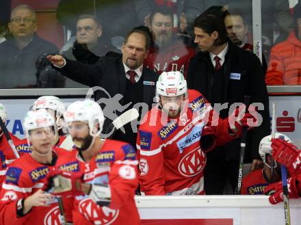 EBEL. Eishockey Bundesliga. KAC gegen KHL Medvescak Zagreb. Trainer Steve Walker, Co-Trainer Christoph Brandner (KAC). Klagenfurt, am 1.1.2018.
Foto: Kuess

---
pressefotos, pressefotografie, kuess, qs, qspictures, sport, bild, bilder, bilddatenbank