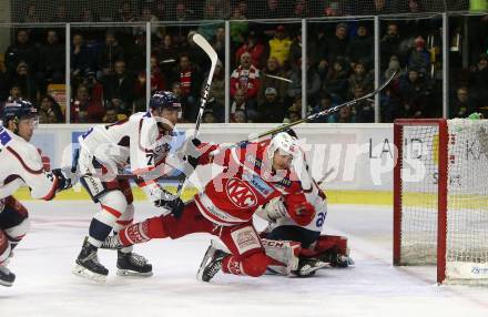 EBEL. Eishockey Bundesliga. KAC gegen KHL Medvescak Zagreb. Stefan Geier,  (KAC), Garrett Noonan (Zagreb). Klagenfurt, am 1.1.2018.
Foto: Kuess

---
pressefotos, pressefotografie, kuess, qs, qspictures, sport, bild, bilder, bilddatenbank