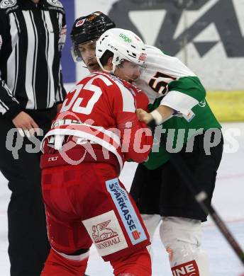 EBEL. Eishockey Bundesliga. KAC gegen 	Moser Medical Graz99ers. Mitja Robar,  (KAC), Daniel Woger (Graz). Klagenfurt, am 5.1.2018.
Foto: Kuess

---
pressefotos, pressefotografie, kuess, qs, qspictures, sport, bild, bilder, bilddatenbank