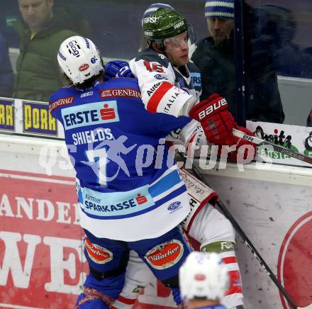 EBEL. Eishockey Bundesliga. EC VSV gegen HCB Suedtirol Alperia. Dave Shields,  (VSV), Viktor Schweitzer (Bozen). Villach, am 7.1.2018.
Foto: Kuess 


---
pressefotos, pressefotografie, kuess, qs, qspictures, sport, bild, bilder, bilddatenbank